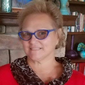 Meet your Posher, Debbie